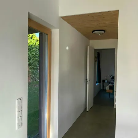 Vakantiehuis Architect's House With Nature View