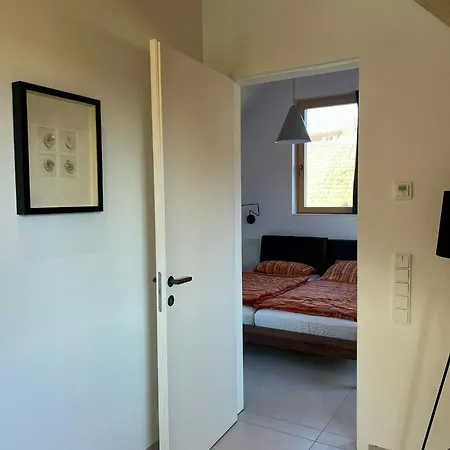 Vakantiehuis Architect's House With Nature View