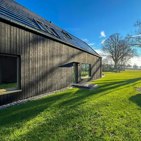 Vakantiehuis Architect's House With Nature View *