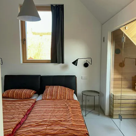 Vakantiehuis Architect's House With Nature View *