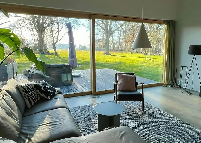 Architect's House With Nature View Hellendorf